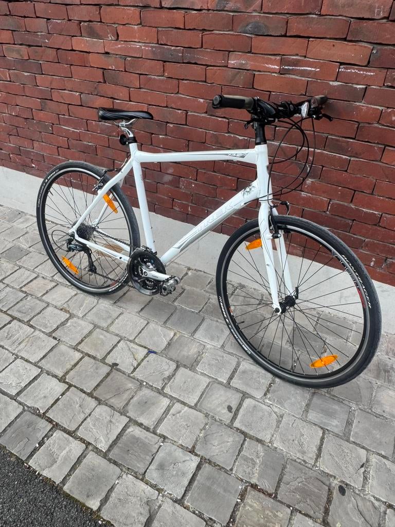 VTC TREK alu 7.3 FX 28 pouces 24 vitesses peu servi, Frein sur jante, 26 pouces ou plus, Comme neuf, Enlèvement