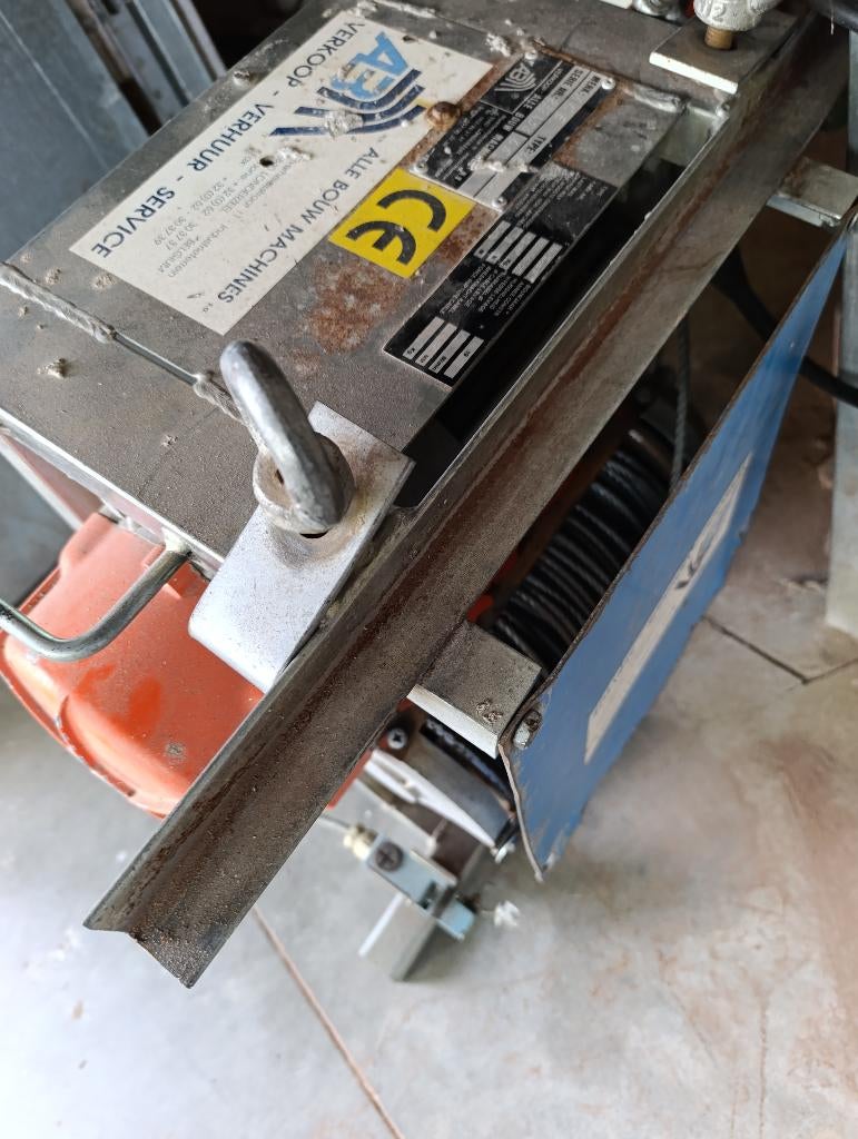 Pannenlift , Bouwlift  en Aluminium rolsteiger, Doe-het-zelf en Bouw, Ophalen, Gebruikt, Bouwlift