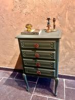 Uniek maddeliefjes kastje, Antiek en Kunst, Ophalen