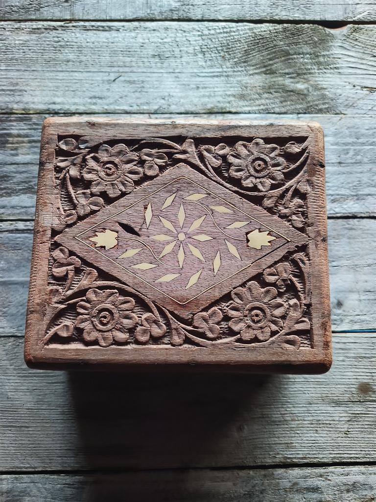 Boîte en bois vintage, décoration sculptée à la main, Antiquités & Art, Art | Sculptures & Bois, Enlèvement