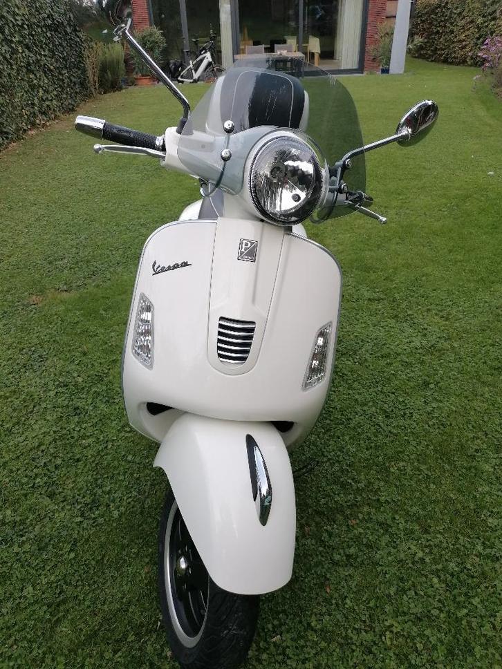 Vespa GTS Super 125, Vélos & Vélomoteurs, Scooters | Vespa, Comme neuf, Autres modèles, Essence, Enlèvement