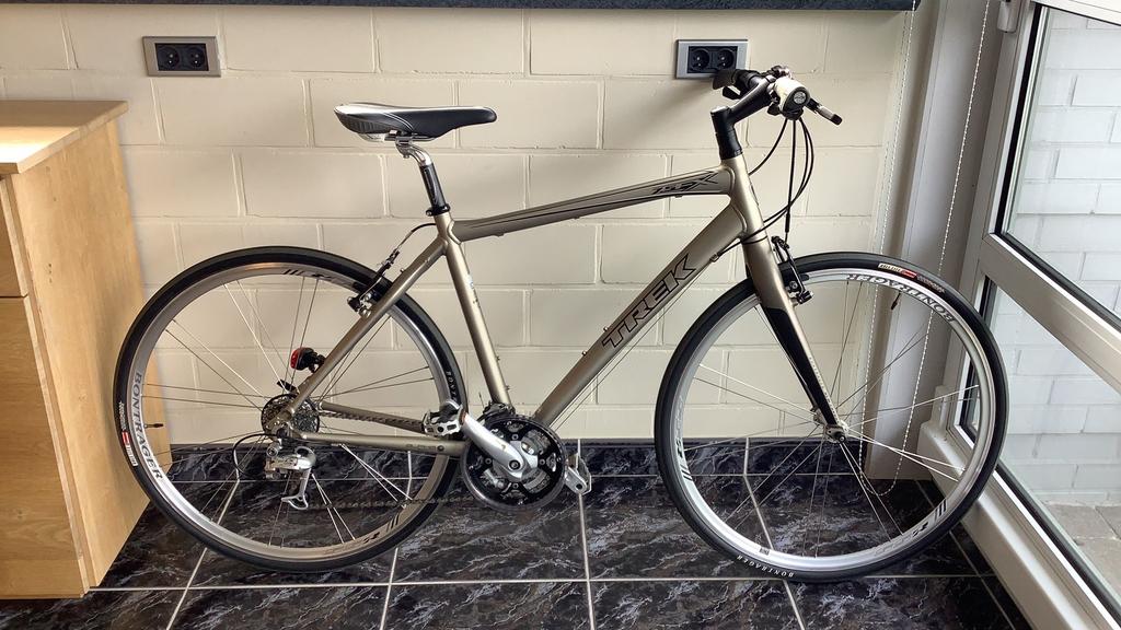 Trek 7.5 fx sportfiets nieuw, Fietsen en Brommers, Ophalen, Zo goed als nieuw