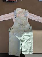 Costume pantalon avec t-shirt et barboteuse assortis, Enfants & Bébés, Vêtements de bébé | Taille 74, Enlèvement ou Envoi, Comme neuf