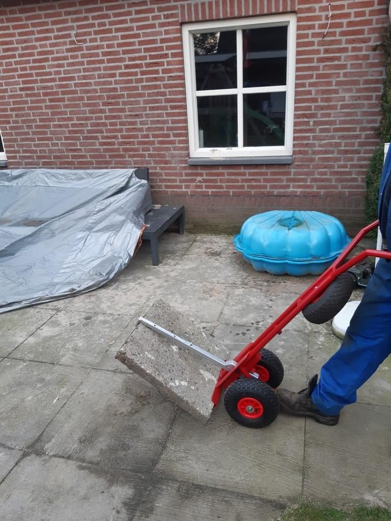 Tegellegger/tegelkar/tegeltiller, Ophalen