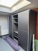 Grande armoire à portes roulantes gratuite, Enlèvement