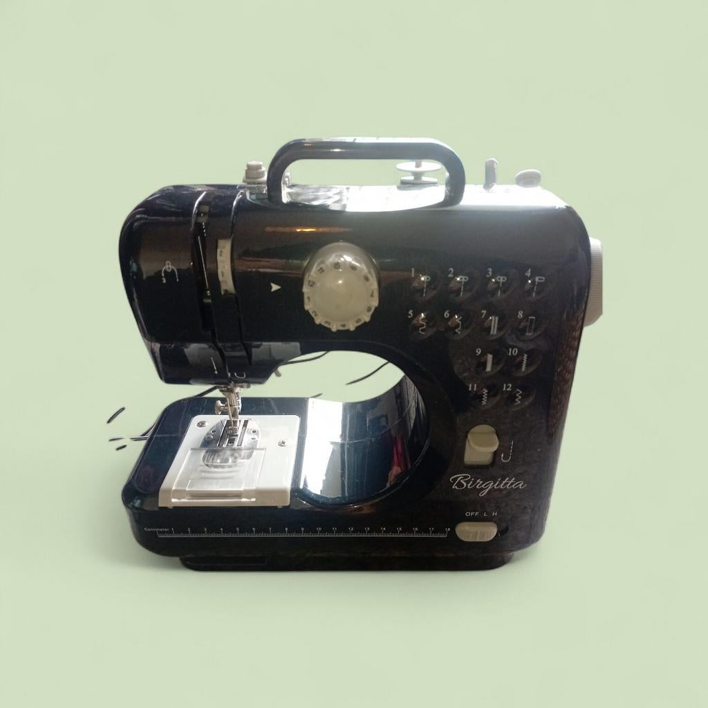 Birgitta naaimachine, Antiek en Kunst, Antiek | Naaimachines, Ophalen of Verzenden