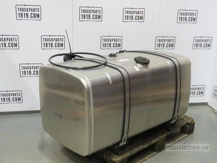 Iveco 5801312015 Brandstoftank + steunen 580L, Autos : Pièces & Accessoires, Pièces camion, Iveco, Systèmes à carburant, Utilisé