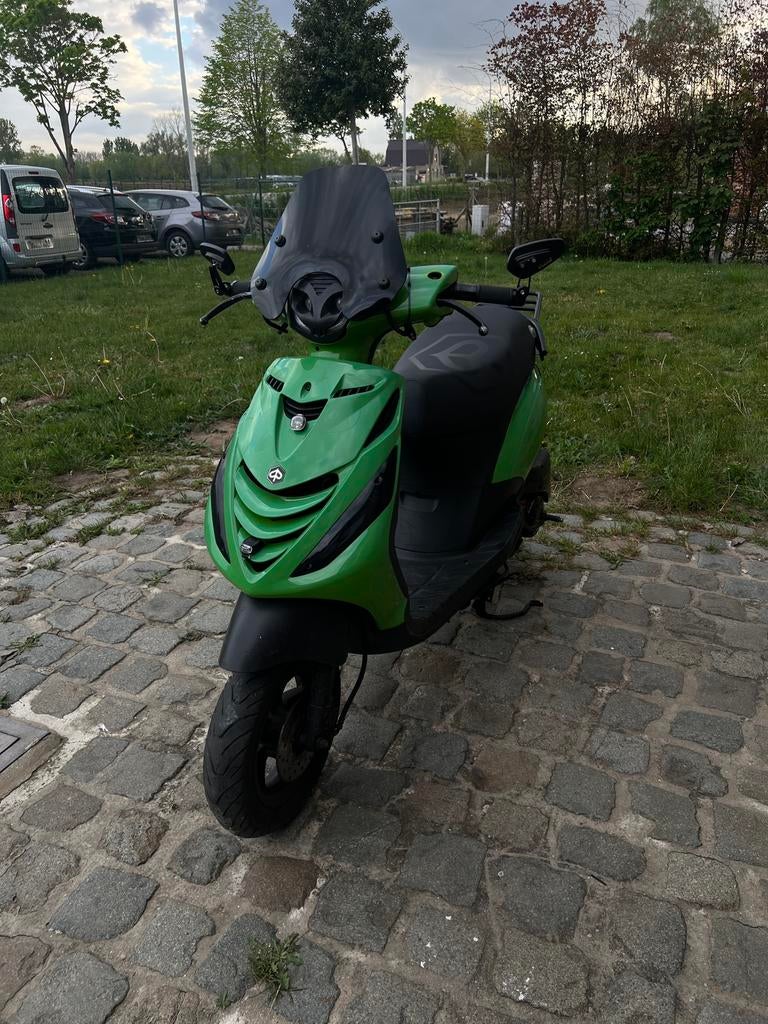 Zip 80cc 4t v2, Fietsen en Brommers, Ophalen, Zo goed als nieuw, Zip