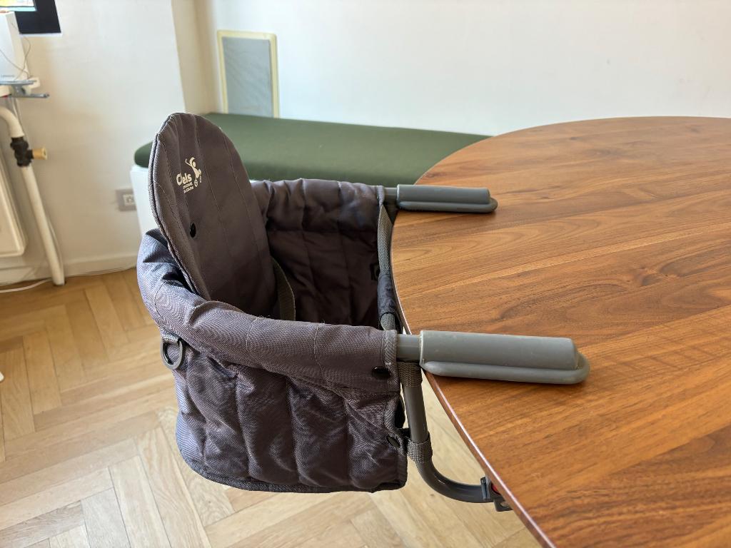 Tafelstoel van childhome, Ophalen, Gebruikt, Hangstoel, Gordel(s)