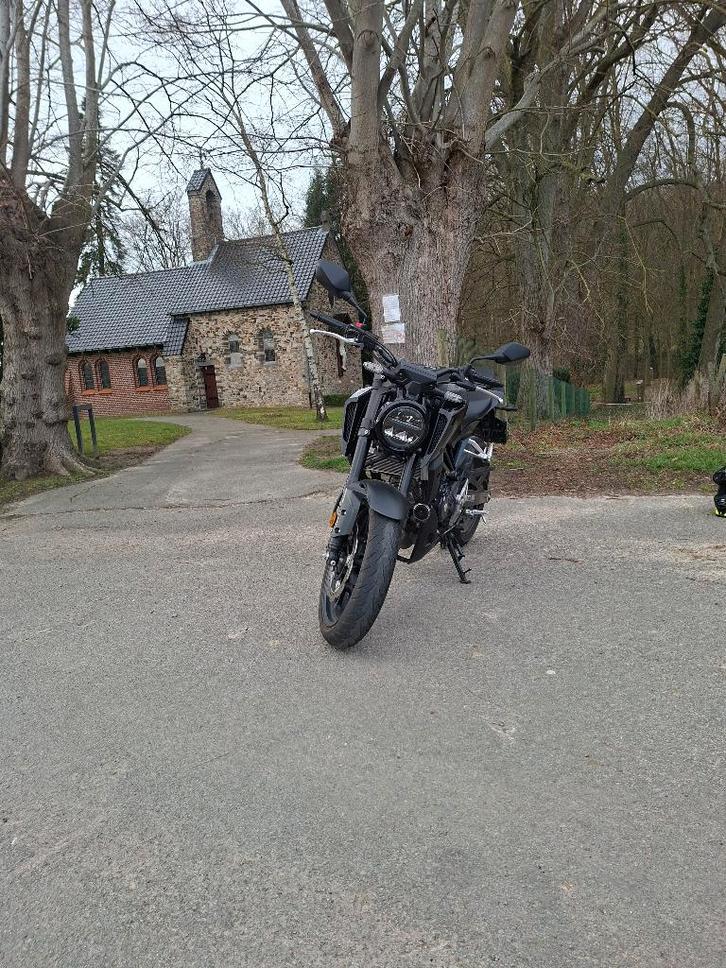 Honda cb 125 r 2023, Motoren, Motoren | Honda, Particulier, Naked bike, 11 kW of minder, 1 cilinder, Minimaal motorrijbewijs A1