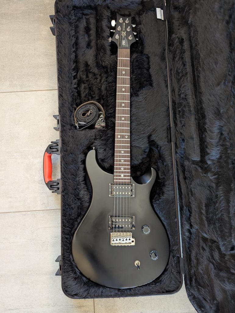 PRS SE Standard 22 -1ere génération noire mat - player, Utilisé, Solid body, Paul Reed Smith