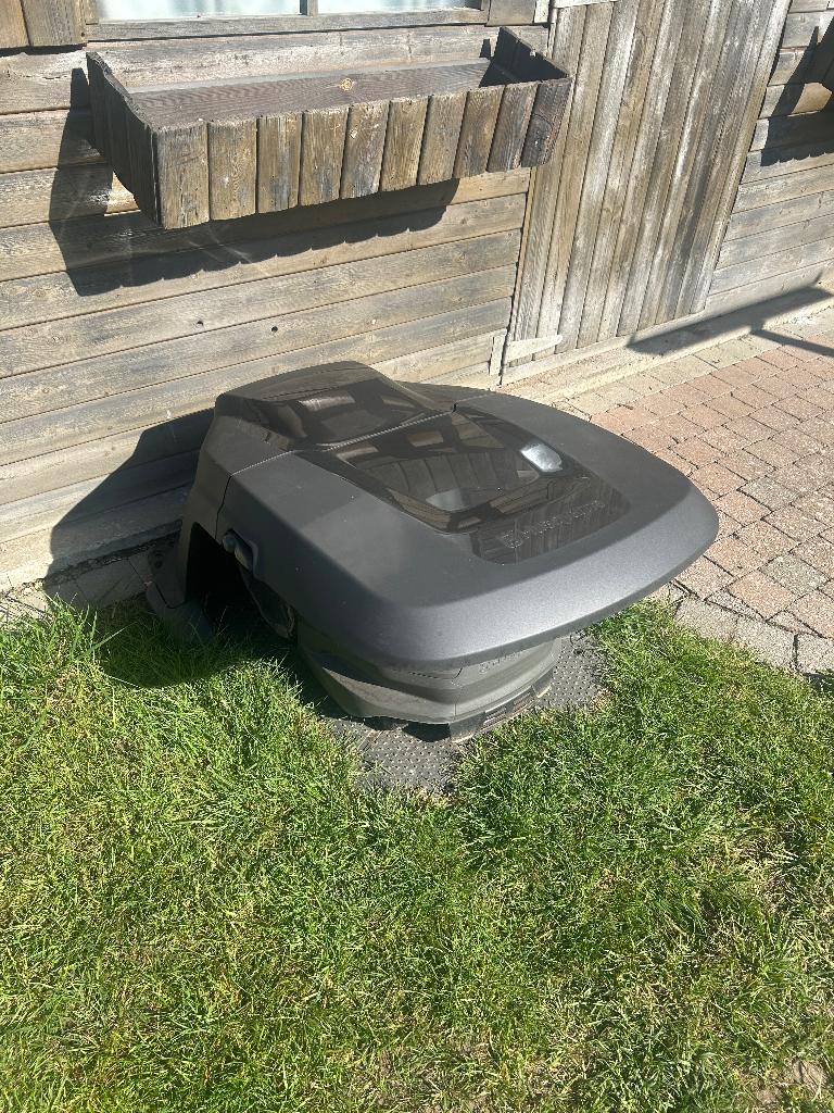 Husqvarna Automower Garage Nera, Ophalen, Zo goed als nieuw, Husqvarna
