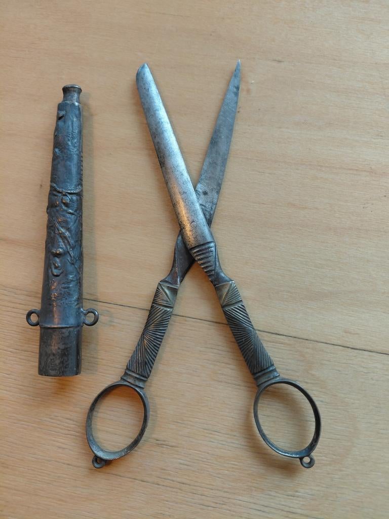 Antieke schaar met puntbeschermer, Antiek en Kunst, Antiek | Gereedschap en Instrumenten, Ophalen