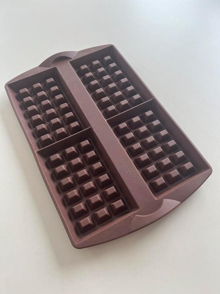 Nieuw! Flexi siliconen bakvorm - Tupperware, Maison & Meubles, Cuisine| Tupperware, Neuf, Brun, Enlèvement ou Envoi