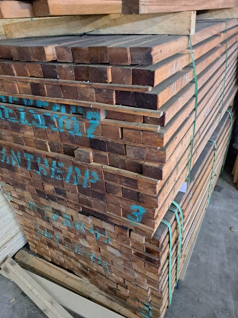 45x70 lang 2,10m prijs 10 euro per stuk hardhout mandioquera, Ophalen, Nieuw, Palen, Hardhout