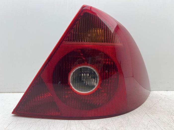 Feu arrière droit d'un Ford Mondeo, Autos : Pièces & Accessoires, Éclairage, Ford, Utilisé, 3 mois de garantie, Enlèvement ou Envoi