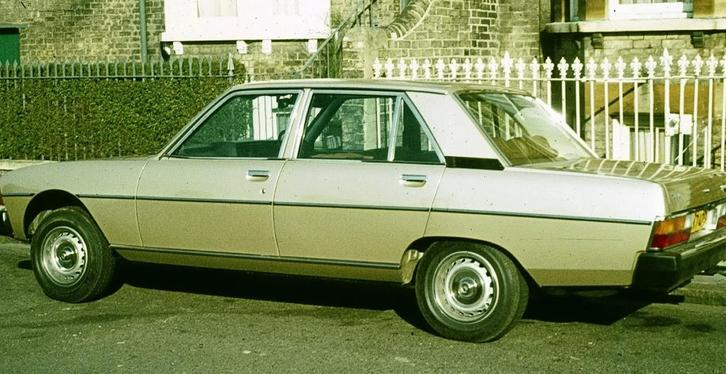 Je recherche des jantes Peugeot Oldtimer 504, 505, 604, Autos, Oldtimers & Ancêtres, Particulier, Peugeot, Coupé, Enlèvement