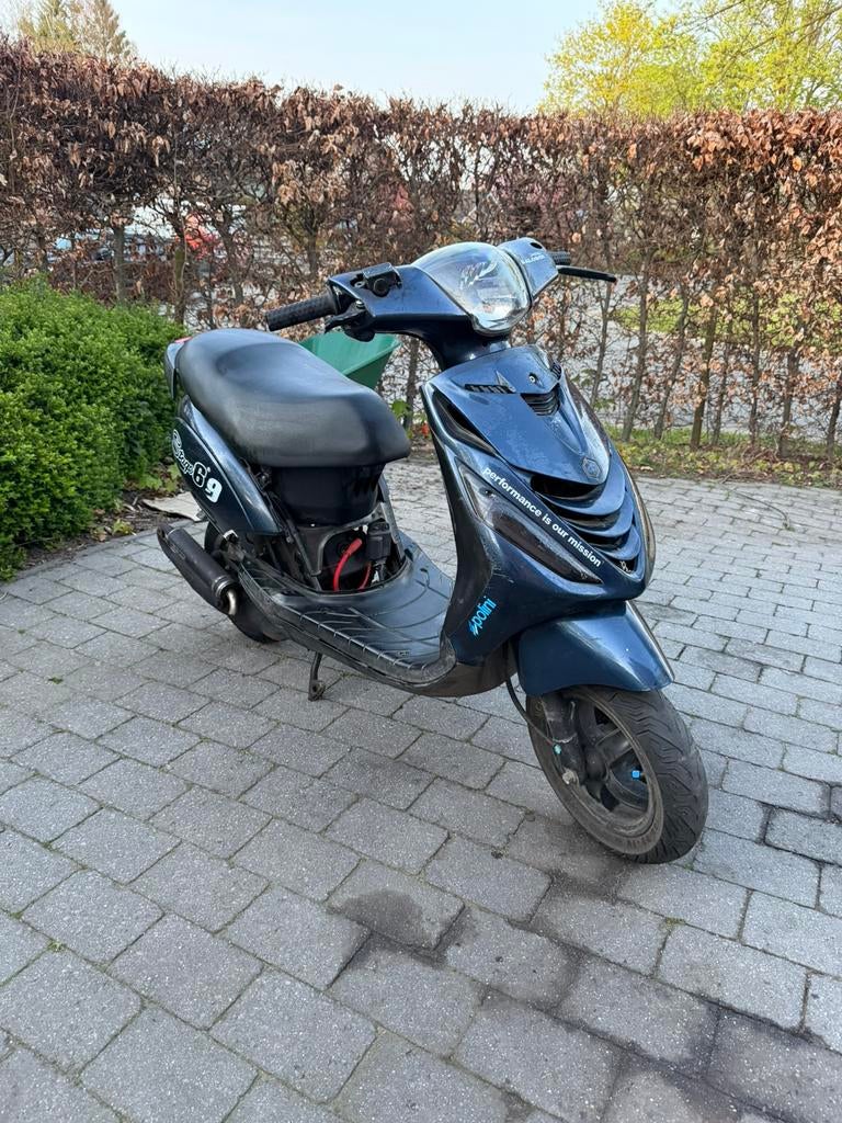 Piaggio zip 2t 70cc b klasse autowheelie, Fietsen en Brommers, Ophalen, Zo goed als nieuw
