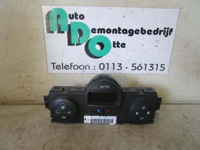 Panneau de commandes chauffage d'un Renault Megane (Megane 2, Autos : Pièces & Accessoires, Tableau de bord & Interrupteurs, Renault