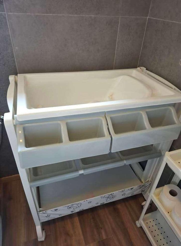 table a langer avec baignoire, Enfants & Bébés, Bains & Soins, Utilisé, Baignoire, Autres marques, Enlèvement