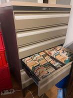 kast met schuiven verzamelen bierviltje, Huis en Inrichting, Ophalen, Metaal