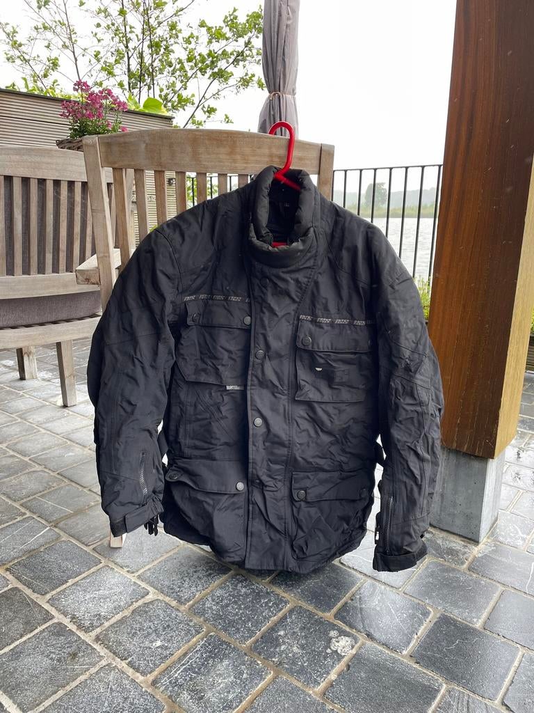 Motorvesten/ touringvesten IXS, Ophalen