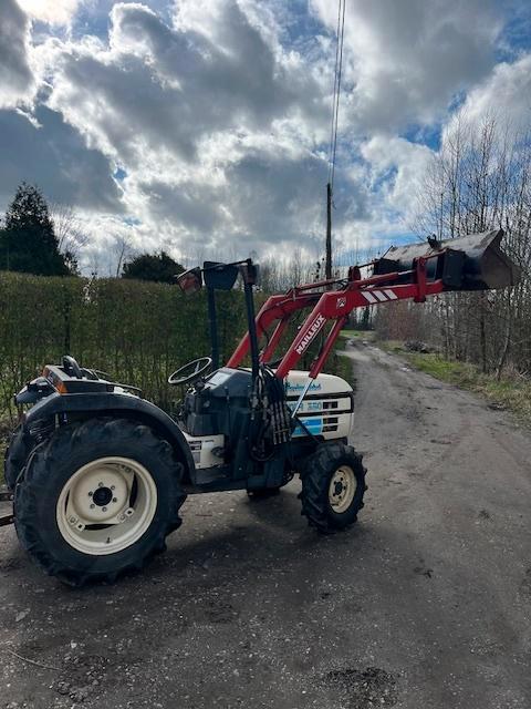 Mini tractor Lamborghini 350 runner met frontlader, Articles professionnels, Machines & Construction | Jardin, Parc & Sylviculture