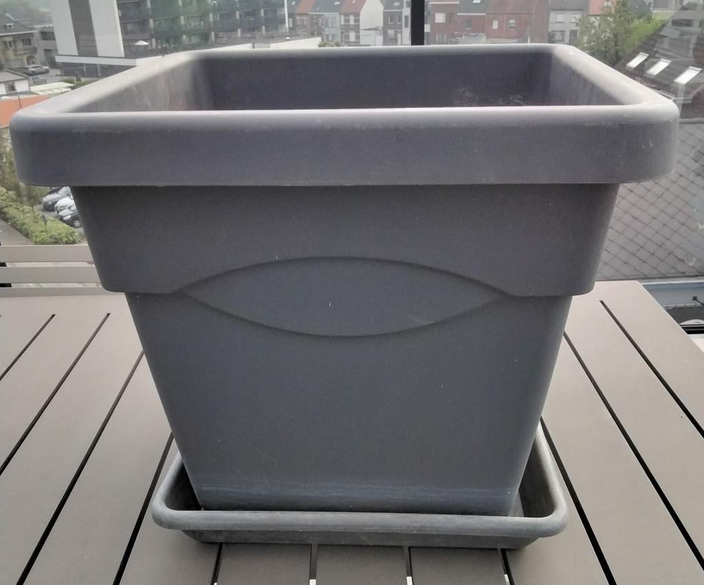 pot fleurs avec sous-verre en plastique.38x38, Jardin & Terrasse, Enlèvement, Synthétique