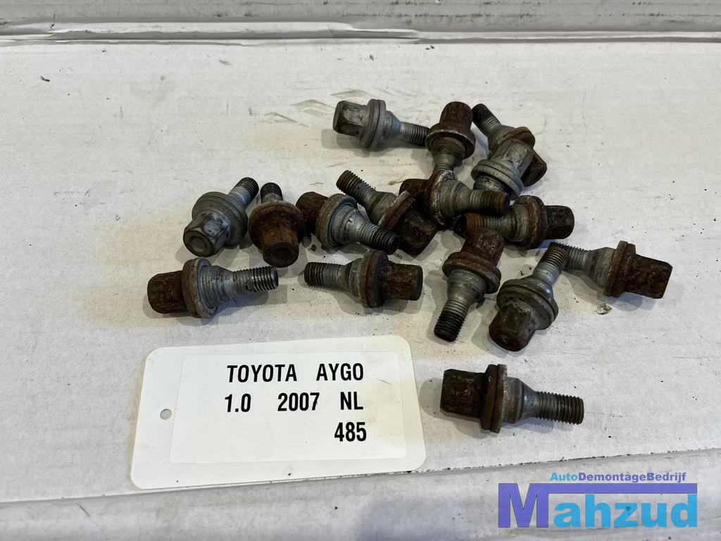 toyota aygo wielbout set 2005-2014, Auto-onderdelen, Banden en Velgen, Band(en), Gebruikt