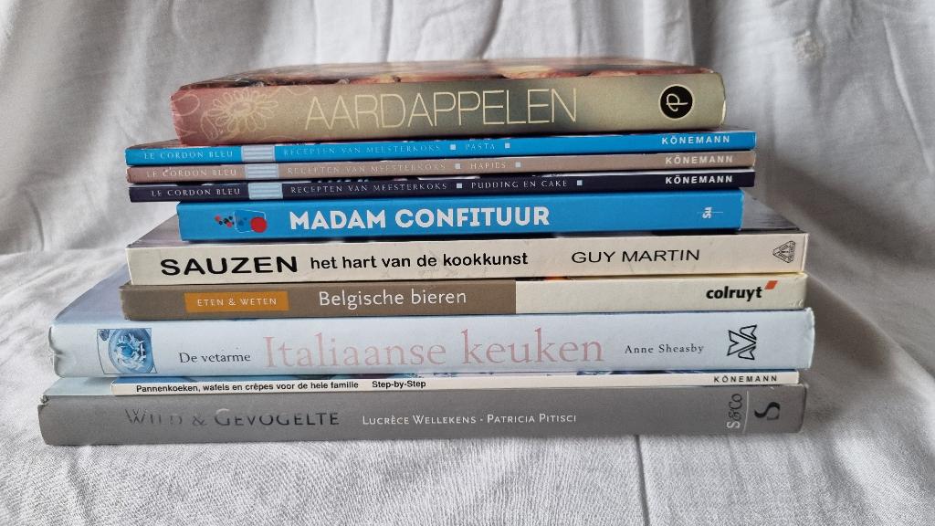 Kookboeken pakket 10 stuks, Livres, Livres de cuisine, Utilisé, Entrées et Soupes, Plat principal, Tapas, Snacks et Dim Sum, Gâteau, Tarte, Pâtisserie et Desserts