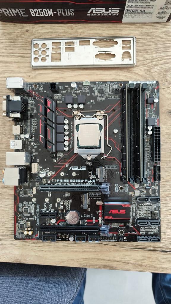ASUS B250M-PLUS - i5 7500 - 8GB RAM, Ophalen