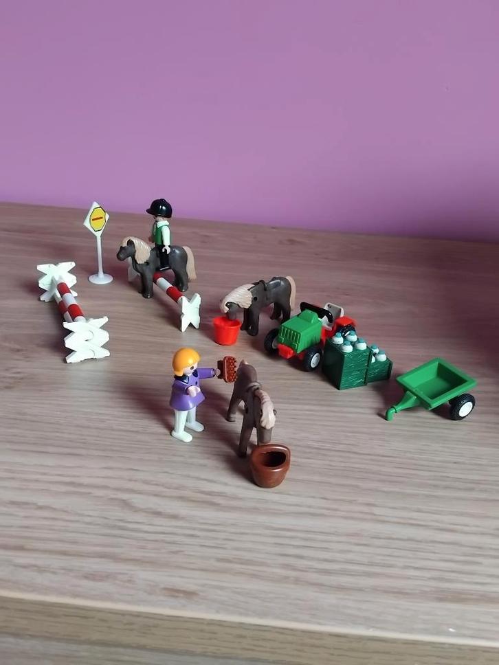 playmobil paard met obstakels+tractor+accesoires, Enfants & Bébés, Jouets | Playmobil, Comme neuf, Enlèvement