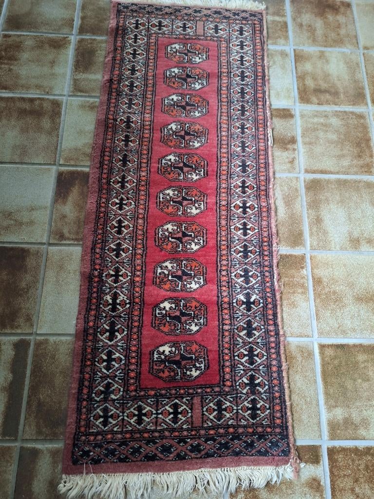 Très beau tapis d' Orient en laine rouge de 120 cm sur 45 cm, Enlèvement