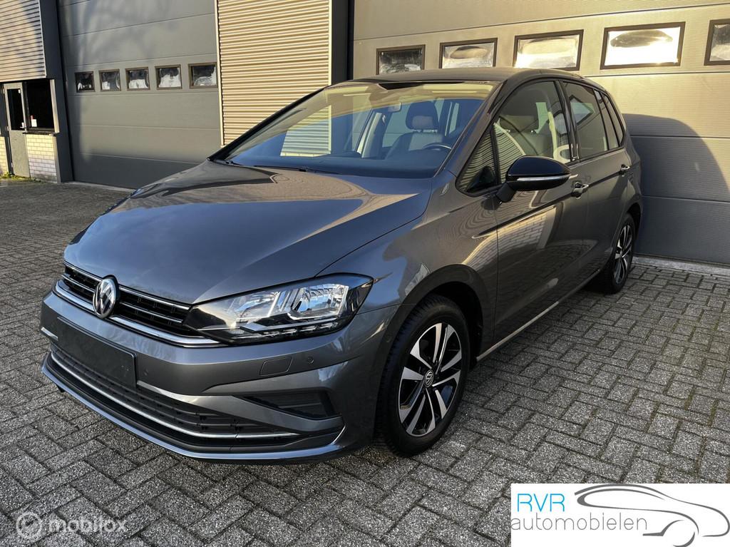Volkswagen Golf Sportsvan 1.0 TSI AUTOMAAT/CRUISE/CAMERA/PDC, Auto's, Gebruikt, Zwart, 116 pk, Adaptive Cruise Control