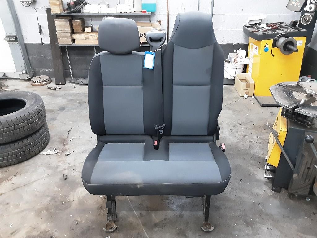 STOEL RECHTS VOOR Renault, Auto-onderdelen, Interieur en Bekleding, Renault, Gebruikt