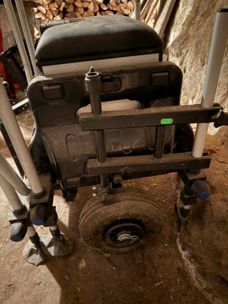 Station de pêche, Sports nautiques & Bateaux, Pêche à la ligne | Poissons blancs, Enlèvement, Utilisé