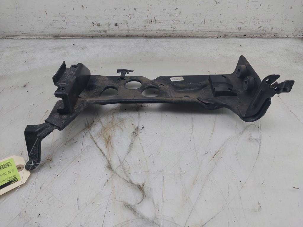 BAC A BATTERIE Volkswagen Golf V (1K1) (02-2001/12-2010), Utilisé, Volkswagen