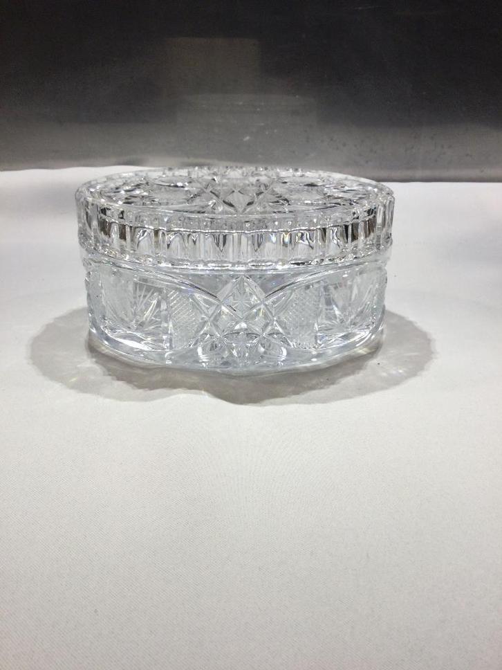 Ovale bonbonniere in kristal. VSL068/AE., Antiek en Kunst, Antiek | Glaswerk en Kristal, Ophalen