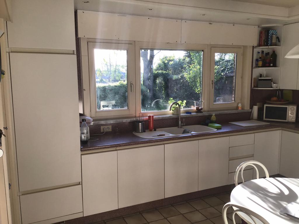 Complete keuken - gratis op te halen - moet dringend weg, Huis en Inrichting, Ophalen, Gebruikt, Overige materialen, Wit