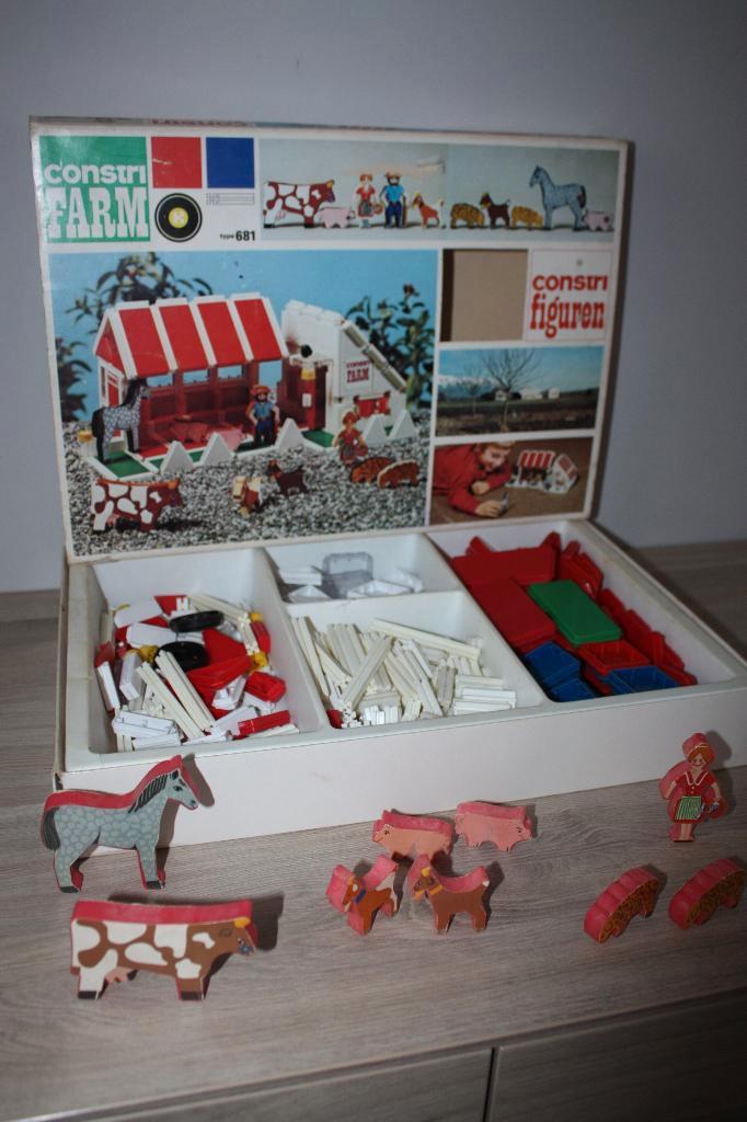 Constri Farm , Oude Speelgoed en bouw set , in doos, Verzamelen, Retro, Overige typen, Ophalen of Verzenden