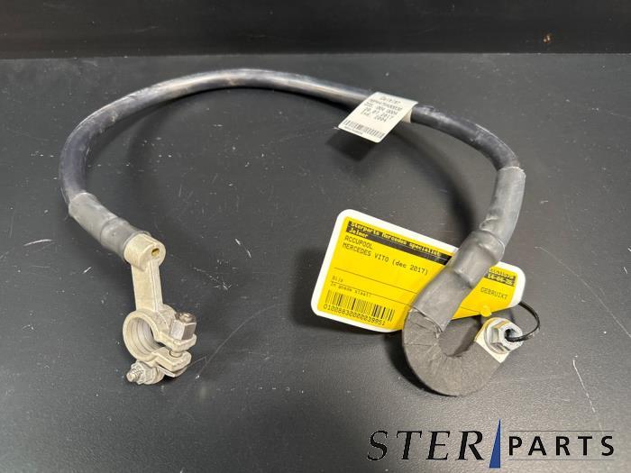 Borne de batterie d'un Mercedes Vito, Autos : Pièces & Accessoires, Batteries & Accessoires, 3 mois de garantie, Utilisé, -, -