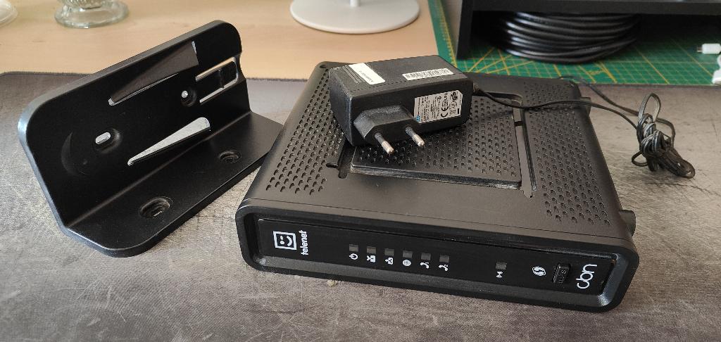 Telenet modem CH6643E (1Gbps), Computers en Software, Routers en Modems, Ophalen of Verzenden