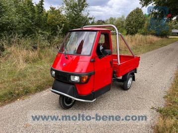 Vespa Piaggio Ape 50 EURO 4 Tuktuk Driewieler Foodtruck beschikbaar voor biedingen
