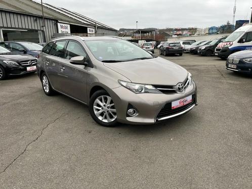 Toyota Auris 1.6L 132 PK Touring Sports Executive, Autos, Toyota, Particulier, Auris, ABS, Caméra de recul, Airbags, Bluetooth