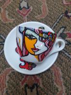 2 tassen en 1 bordje van kunstenaar Josefien Broeren, Antiek en Kunst, Ophalen of Verzenden