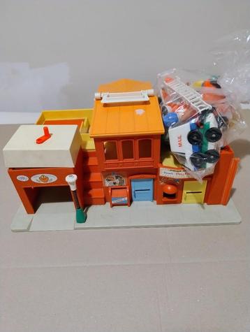 Fisher Price Vintage oude stad met héél véél gerief + popjes beschikbaar voor biedingen