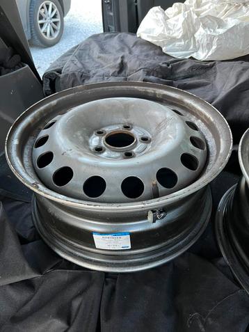 4 Velgen beschikbaar voor biedingen