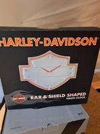 Harley-Davidson Bar & Shield shaped Neon clock, Verzamelen, Automerken, Motoren en Formule 1, Ophalen of Verzenden, Nieuw