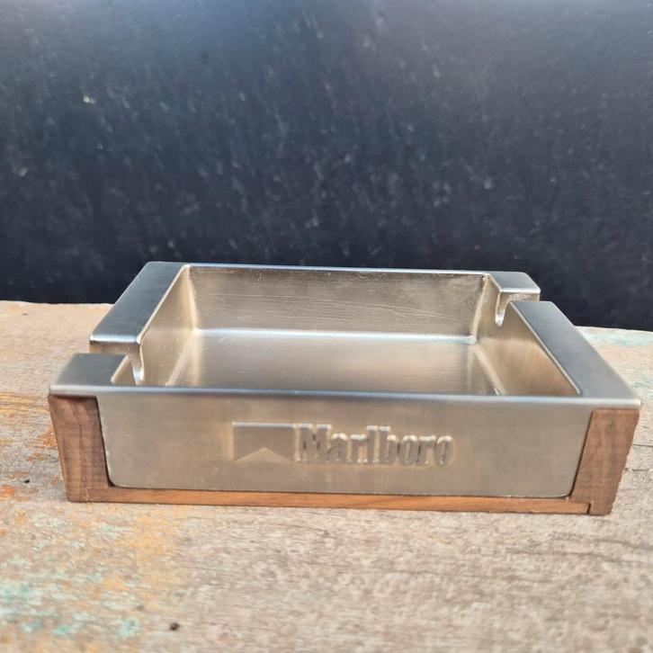 marlboro asbak, Verzamelen, Rookartikelen, Aanstekers en Luciferdoosjes, Gebruikt, Asbak, Ophalen of Verzenden