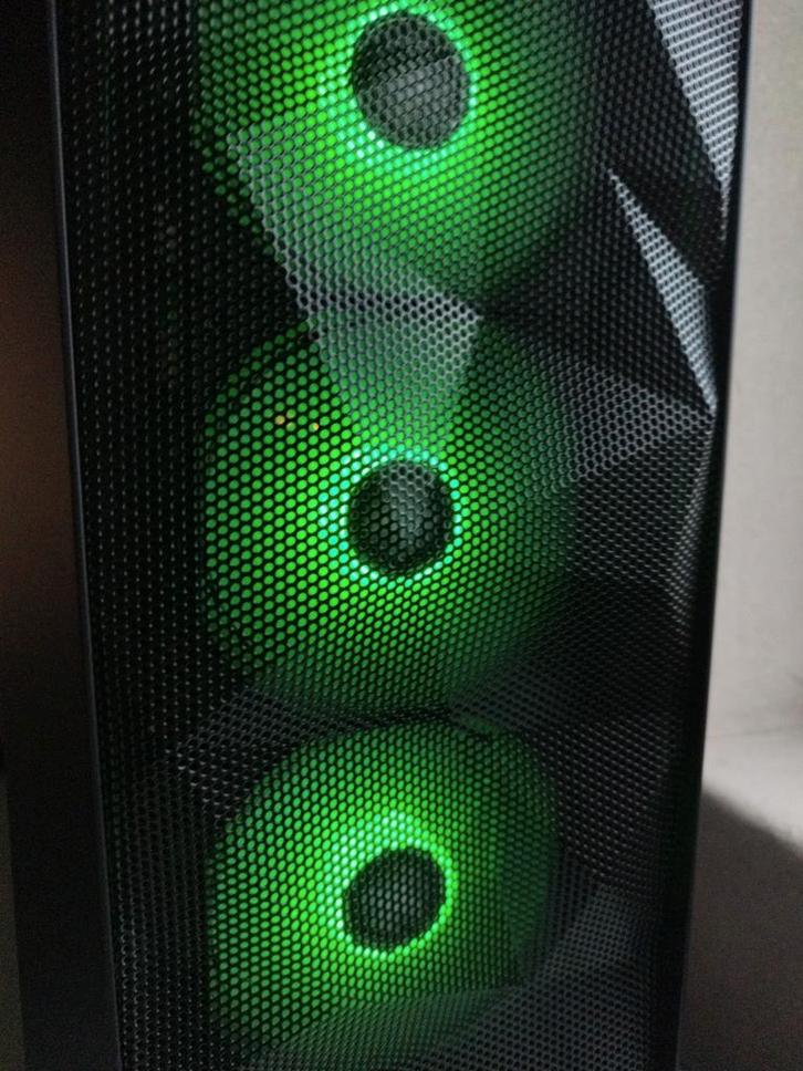 Carte graphique 4060 i7-11700F 32 Go de RAM DDR4, Informatique & Logiciels, Ordinateurs de bureau, Utilisé, 2 à 3 Ghz, SSD, 32 GB